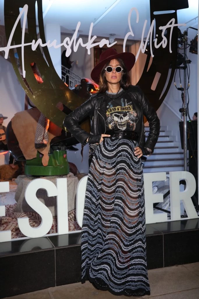 presentación de Anushka Elliot