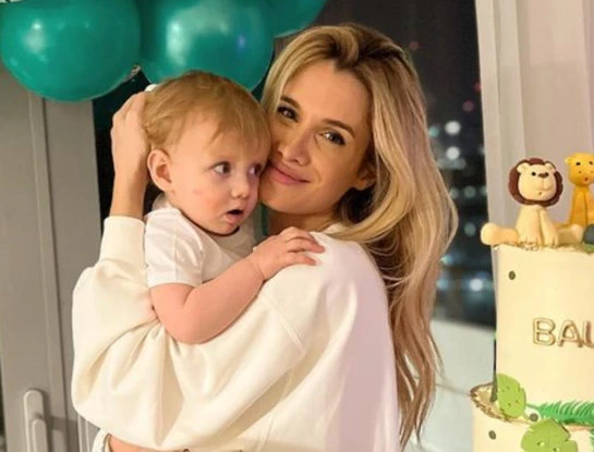 Camila Homs compartió un momento muy emotivo: su hijo Bautista dio sus primeros pasos