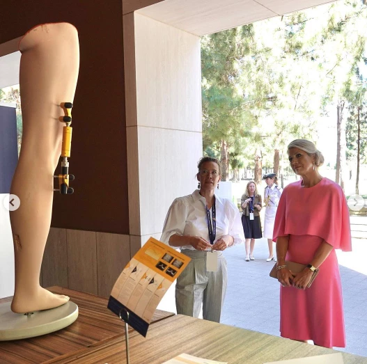 Máxima se sumó al "barbiecore" para recorrer San Franciso en su primera jornada de gira en los Estados Unidos