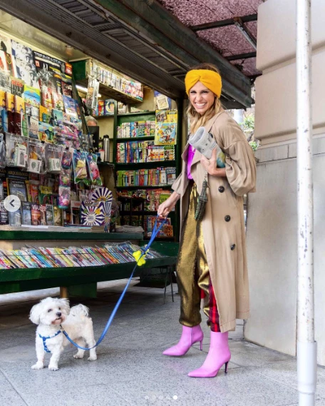 El fucsia es tendencia y Mariana Fabbiani nos enseña cómo se lleva