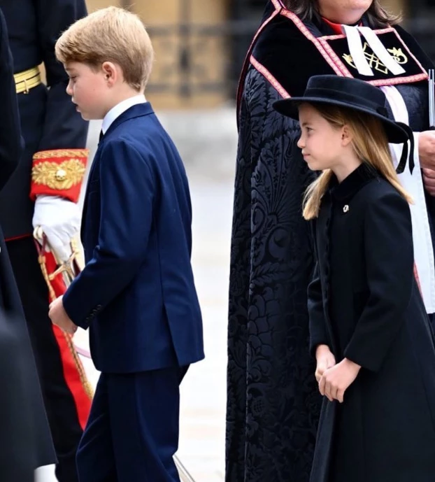 George y Charlotte en el funeral de la reina