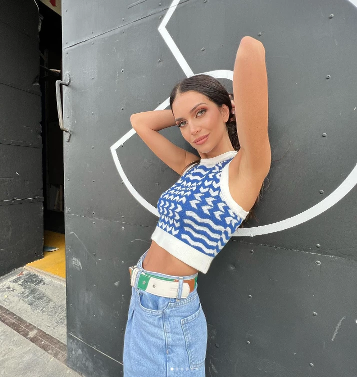 3 looks con pantalon de jean segun las famosas