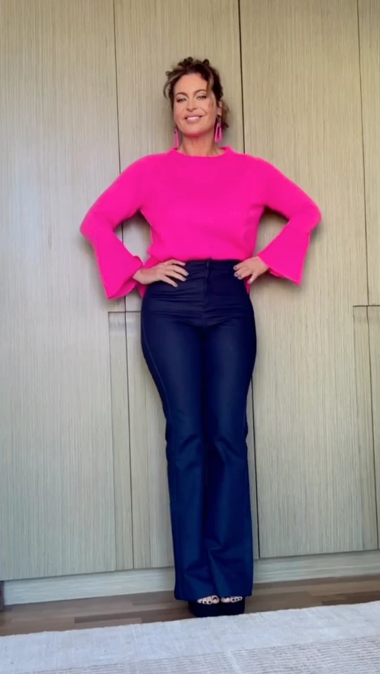 3 looks con pantalon de jean segun las famosas