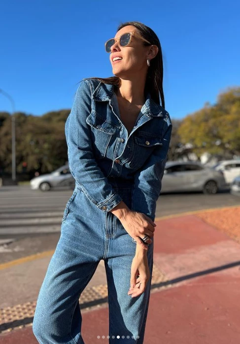 Karina Mazzocco usa el overall o  mameluco, la prenda más trendy de la primavera