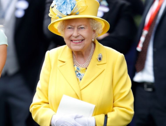 La marca de carteras que la Reina Isabel II eligió por más de 60 años