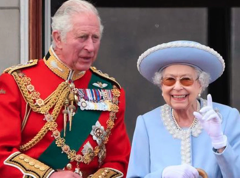 carta astral reina isabel II y carlos III