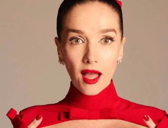 El look rojo total que eligió Natalia Oreiro en Quién es la Máscara 