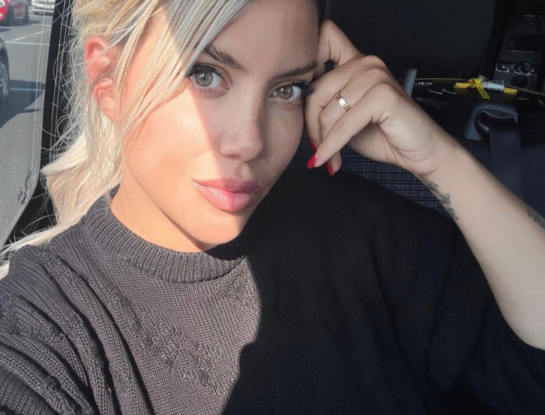 El jugado look de Wanda Nara en Quién es la Máscara: apostó por una monoprenda en el color que es tendencia 