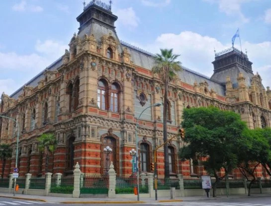 #HistoriasDeCemento: Palacio de Aguas Corrientes, uno de los edificios eclécticos más impactantes de la Ciudad de Buenos Aires