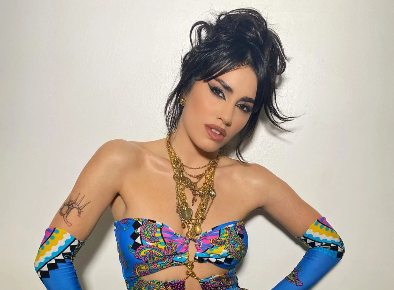 El look a puro color de Lali Espósito para recibir la primavera