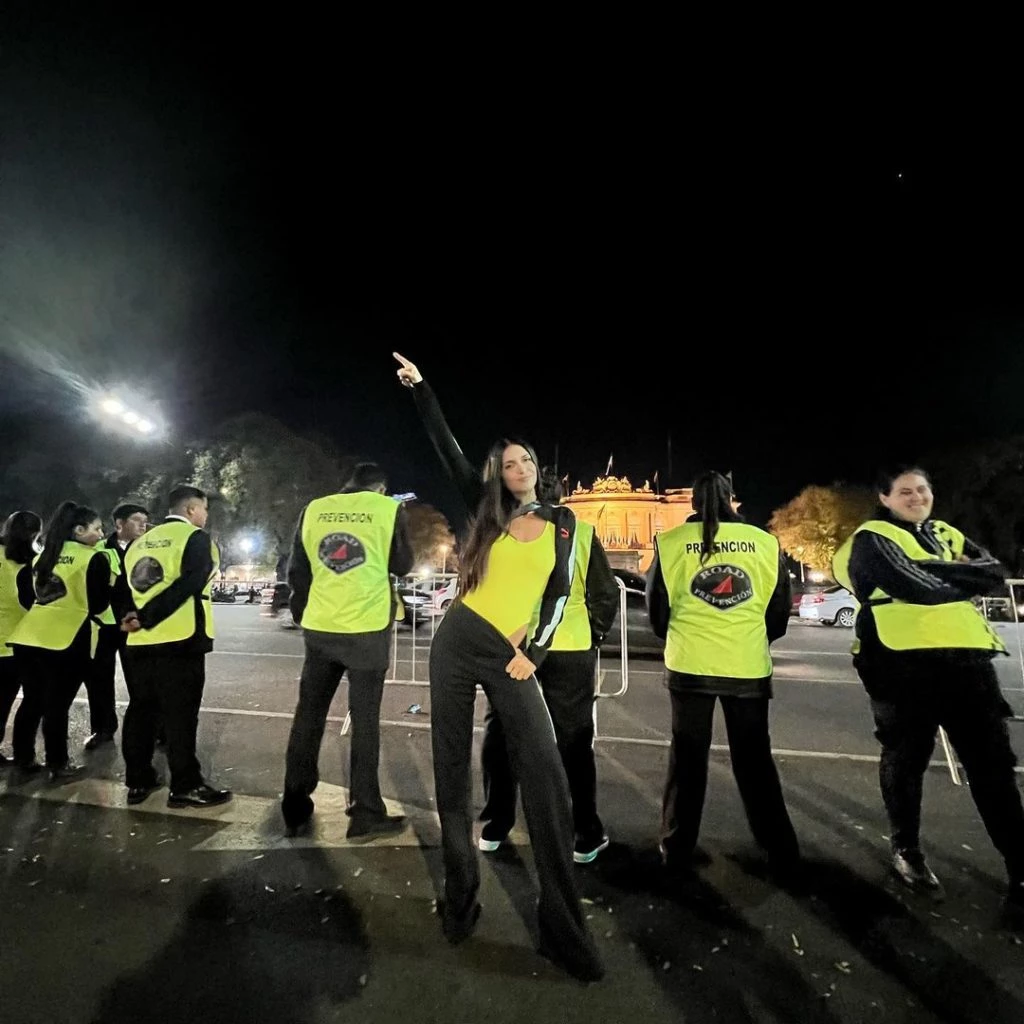 El look neon de Zaira Nara