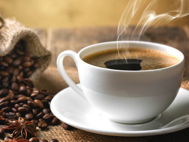 El paso a paso de un experto para hacer en casa el mejor café