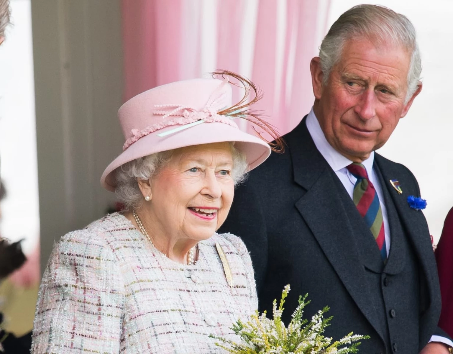 El triste comunicado del príncipe Carlos tras la muerte de su madre, la Reina Isabel II