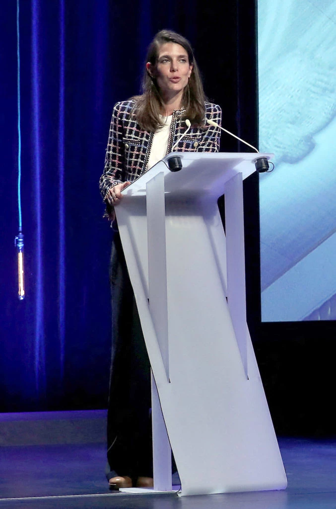 Charlotte Casiraghi conferencia de filosofía