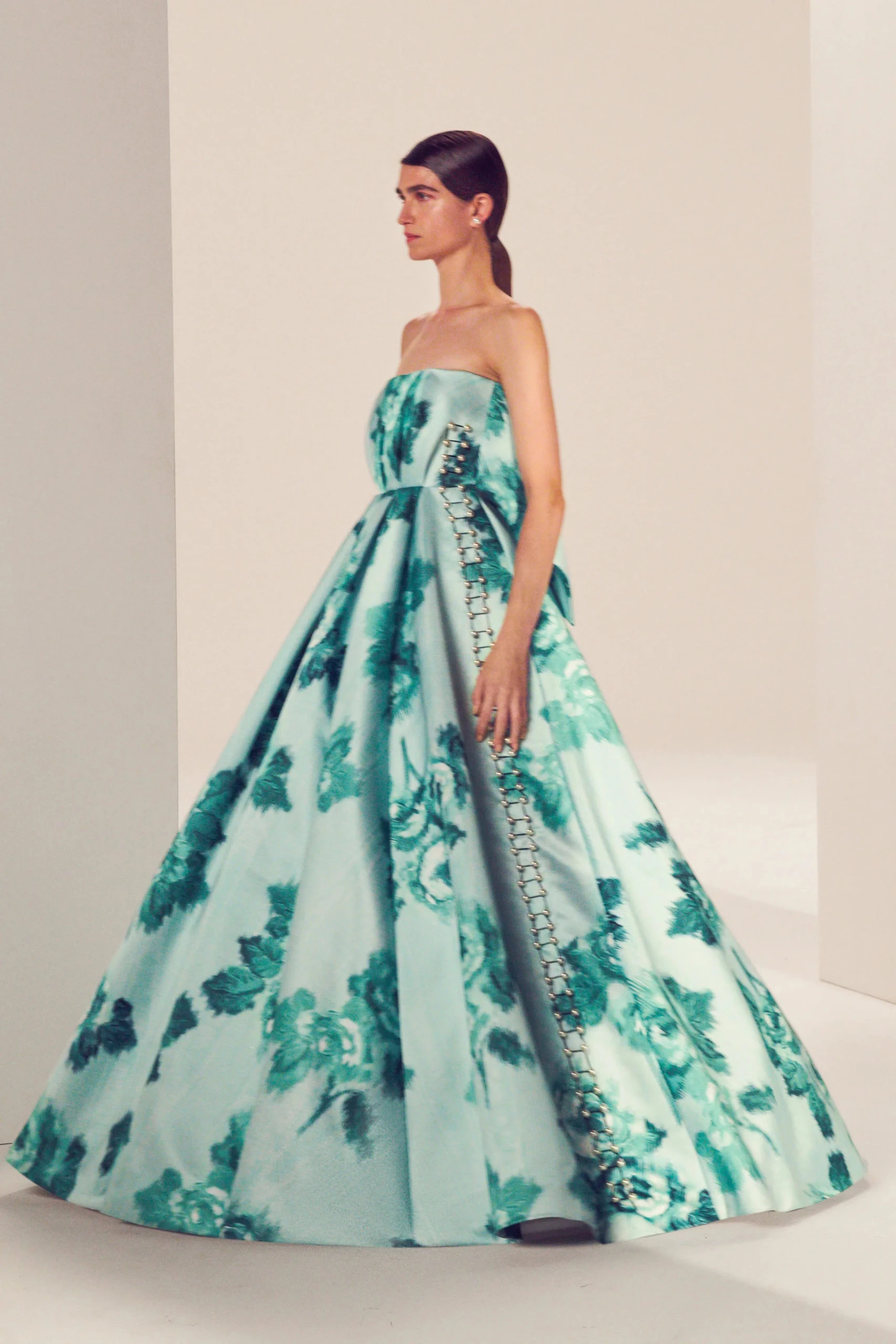 La colección primavera verano 2023 de Emilia Wickstead