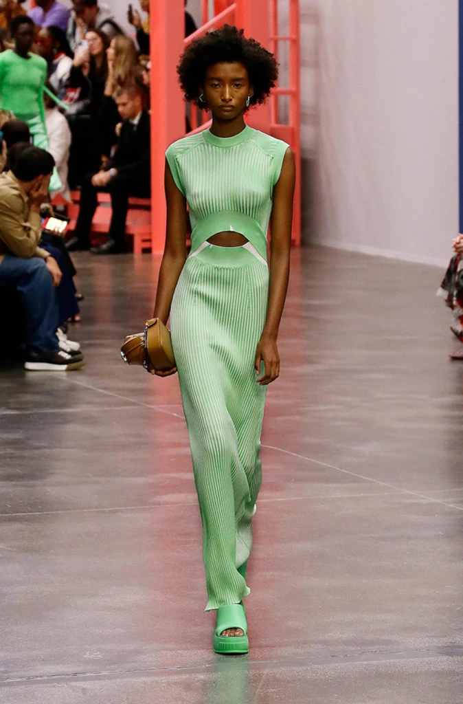 Desfile Fendi Semana de la Moda Milan