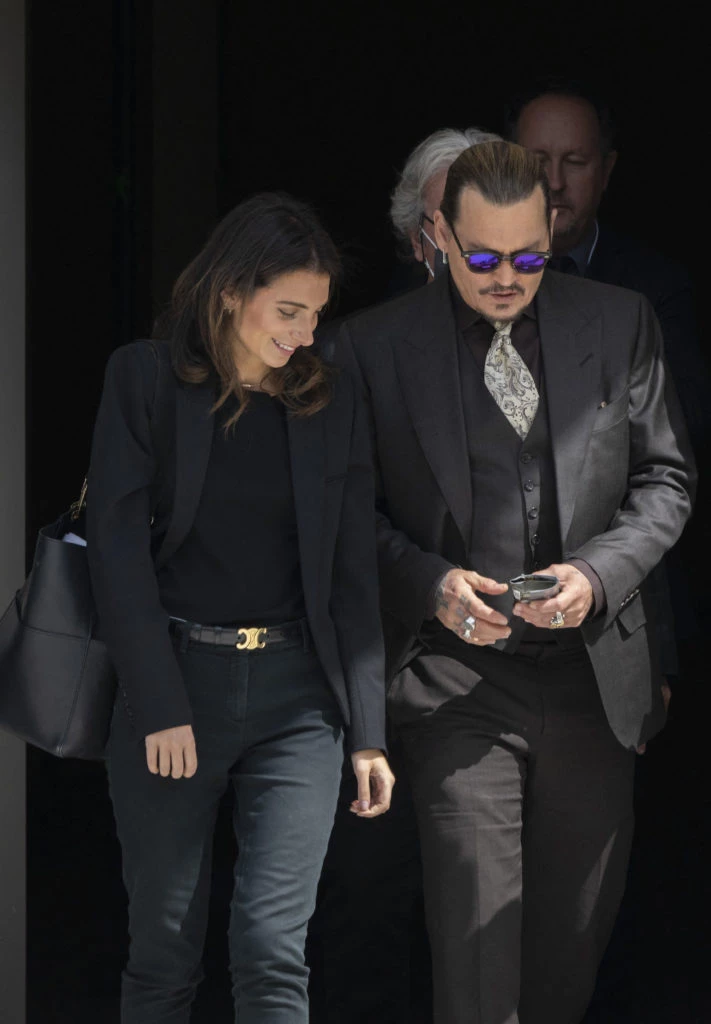 Johnny Depp romance con Joelle Rich