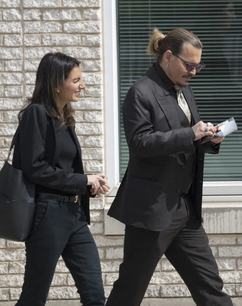 Johnny Depp romance con Joelle Rich