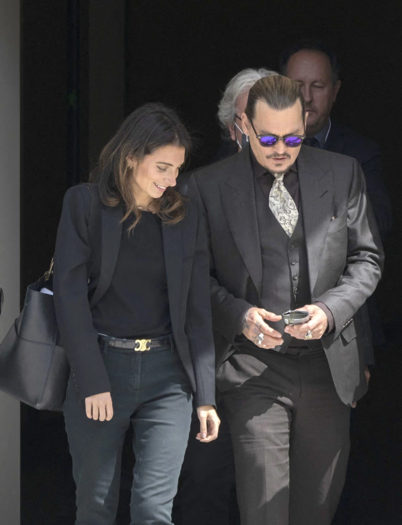 Johnny Depp romance con Joelle Rich
