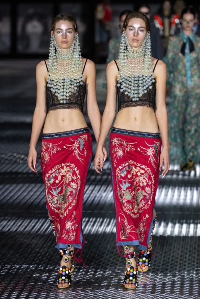 desfile Gucci Gemelos