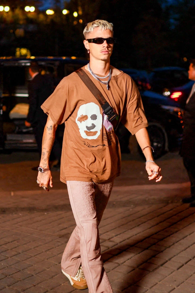 Romer y un look urbano. Foto: Fotonoticias.