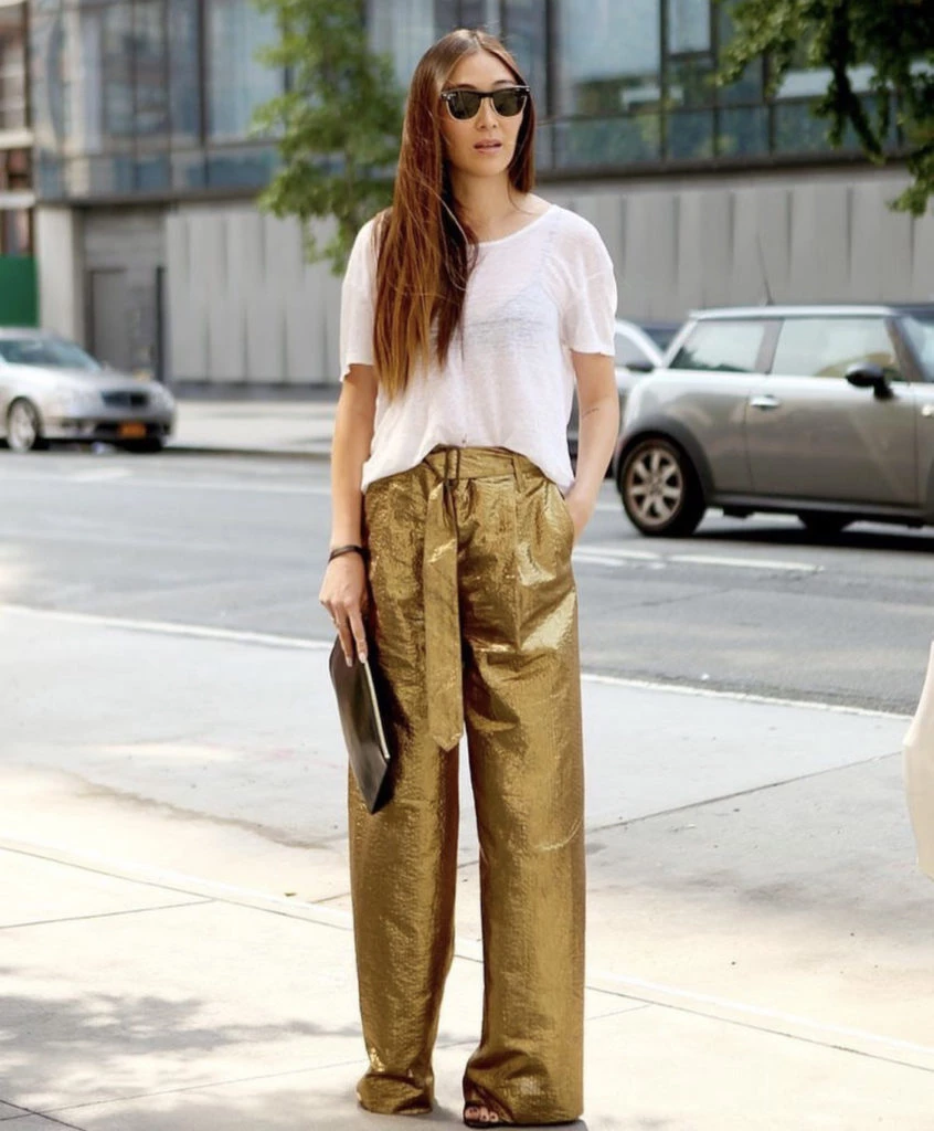 Pantalón metalizado full lenght. Foto @dimodaa.