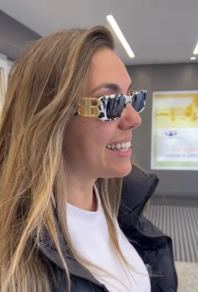 Floppy Tesouro con sus lentes Balenciaga. Foto Instagram.