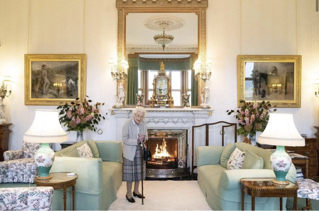 La última foto de la Reina Isabel II con vida. Foto Instagram.