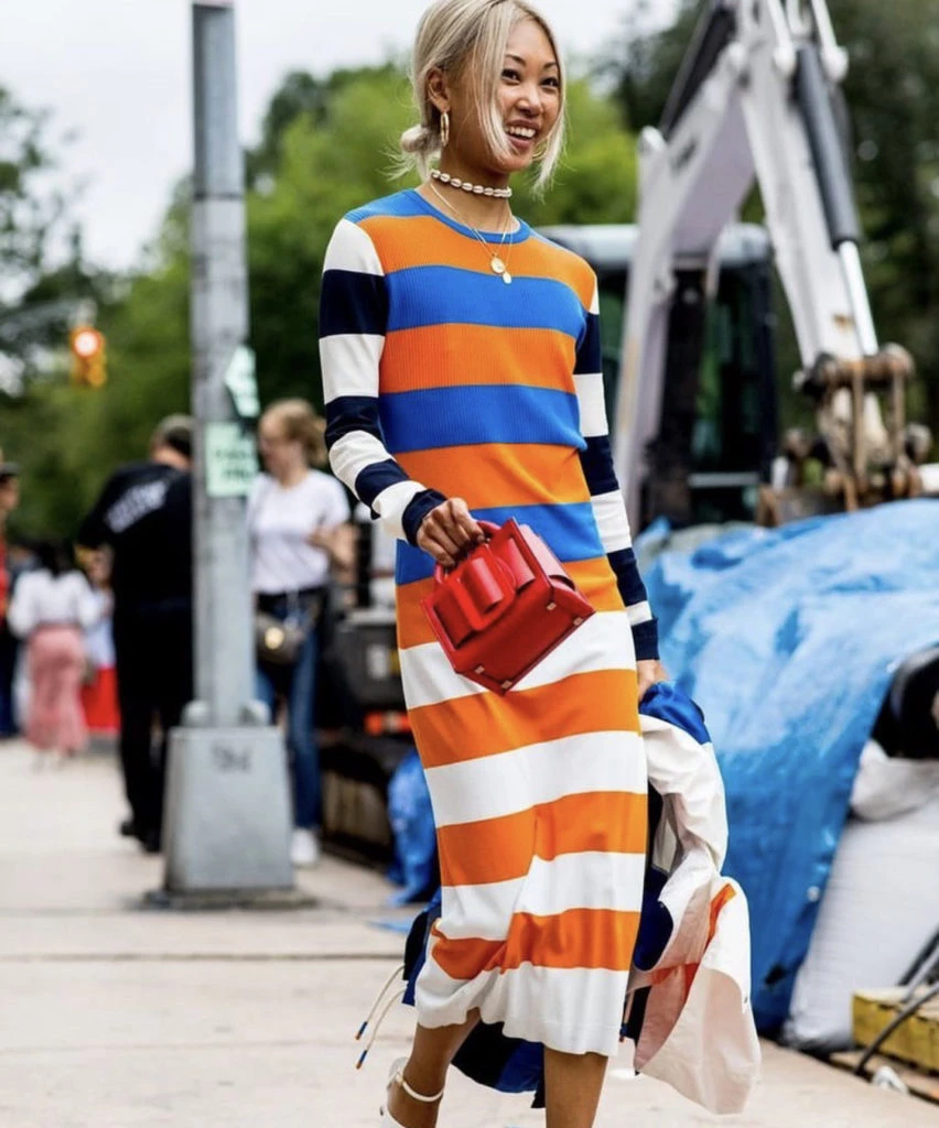 Vestido rayado en muchas versiones. Foto @dimodaa.