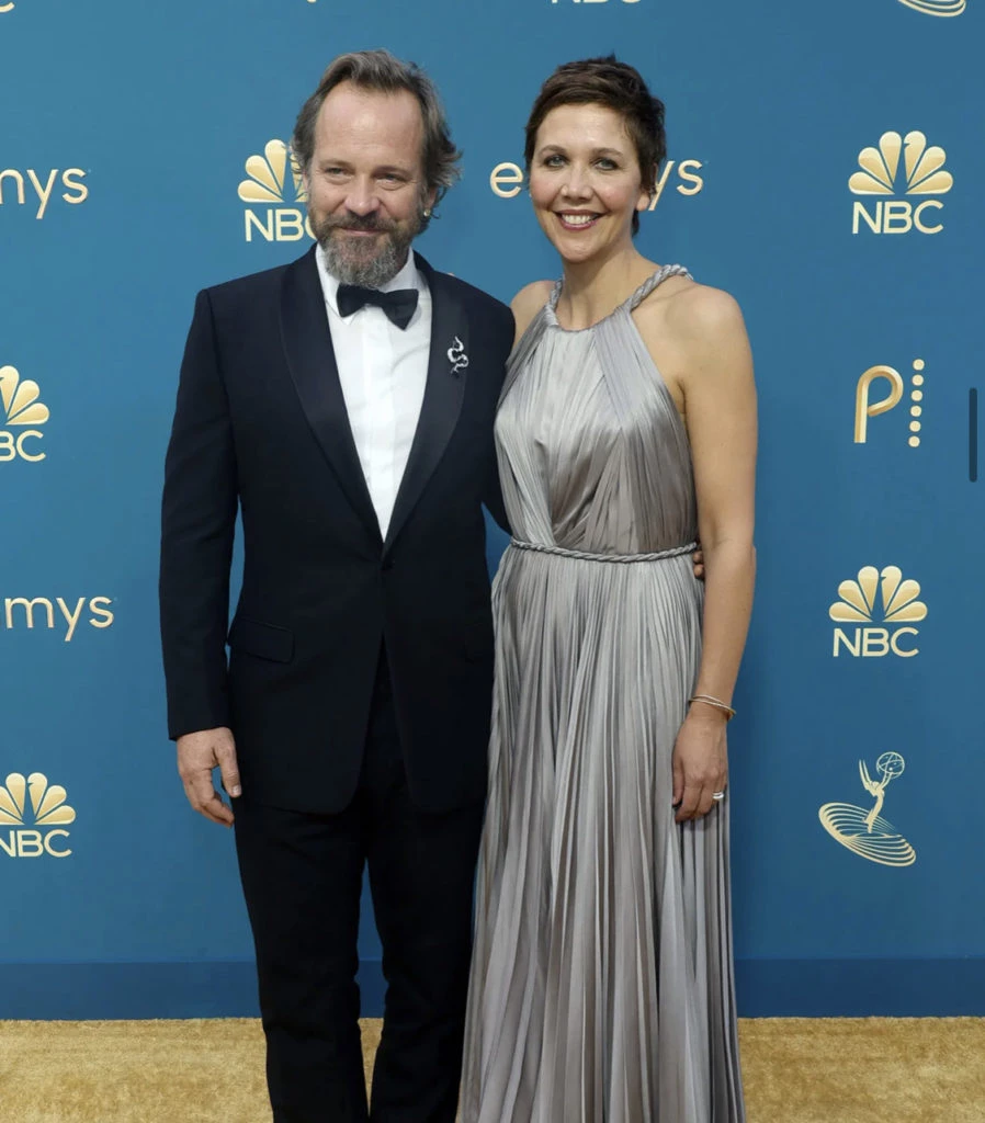 Peter Sarsgaard y Maggie Gyllenhaal. Foto @thecut.