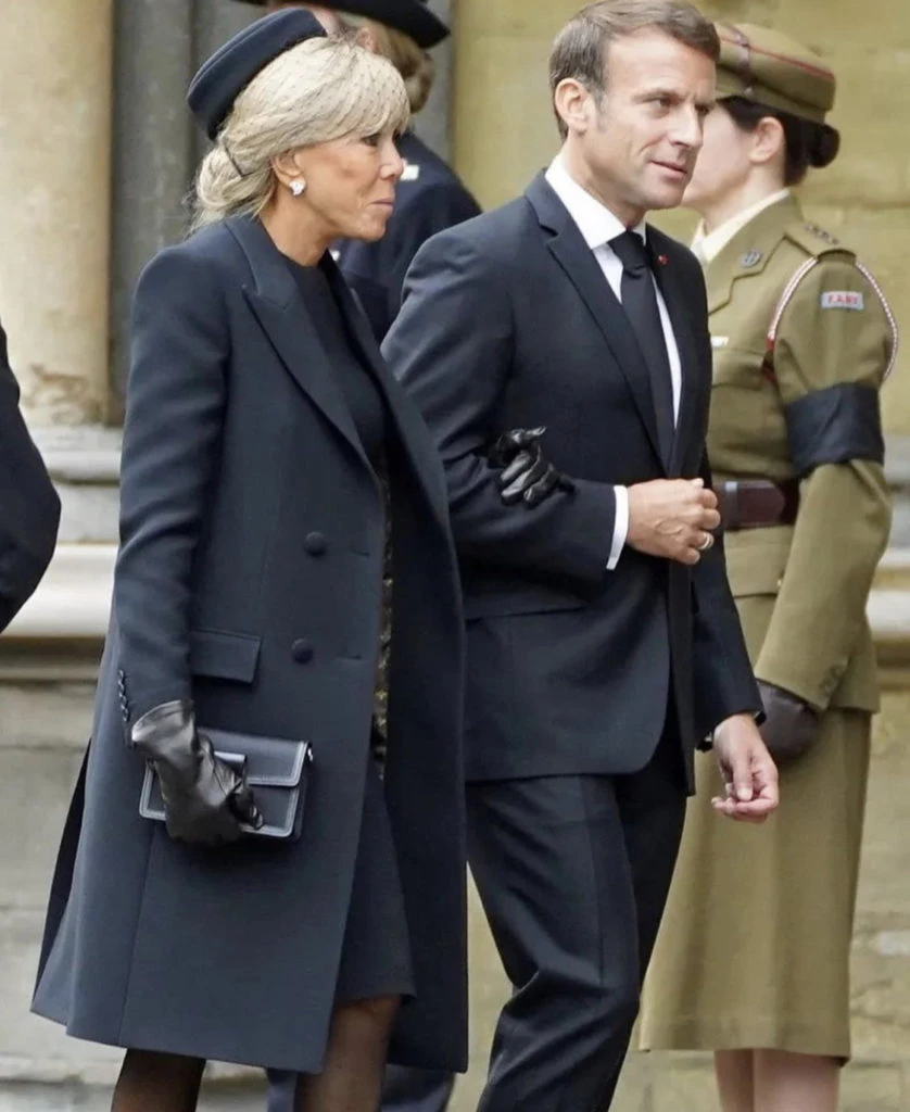 Brigitte y Emmanuel Macron. Foto @cranberrychic.