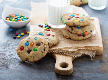 La receta de las cookies de avena, coco y confites