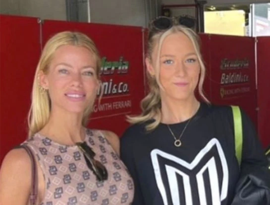 Así es Clara Bacher, la hermana menor de Nicole Neumann: tiene 20 años, vive en Suecia y es muy parecida a una de las hijas de la modelo