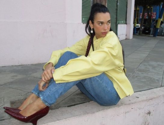 Así fue el city tour de Dua Lipa por Buenos Aires: almorzó en Palermo, visitó la librería El Ateneo y paseó por barrio Caminito