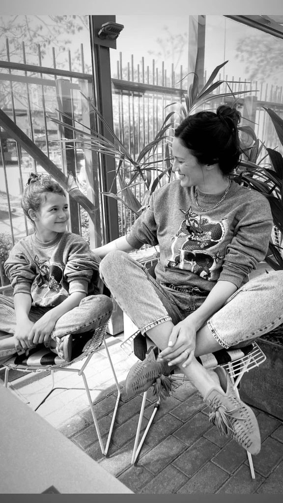 Paula Chaves y su hija Olivia lucieron el mismo look