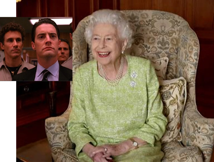 Reina Isabel II mirando su serie preferida