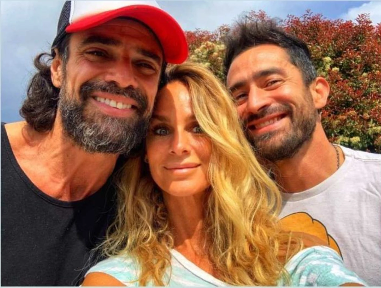 Sabrina Rojas, el Tucu López y Luciano Castro acompañaron a Flor Vigna como familia ensamblada