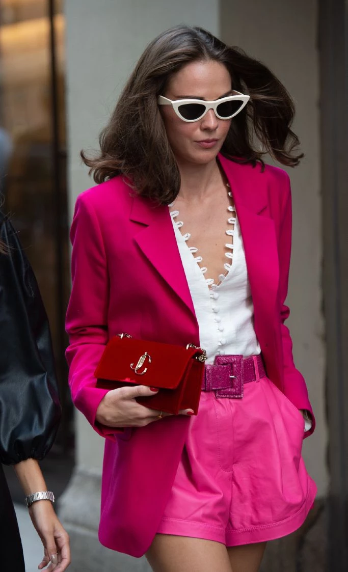 el color fucsia es tendencia y lo usó Natalia Oreiro para Quien es la mascara