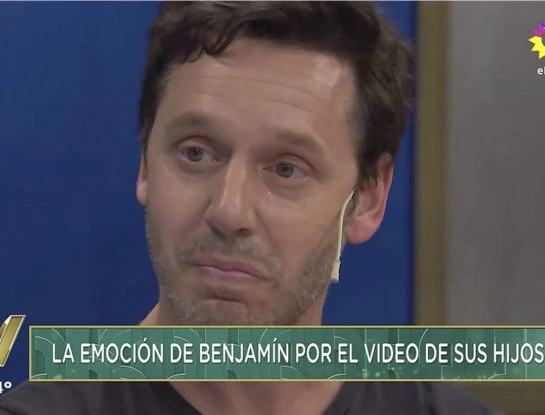 El llanto de Benjamín Vicuña al ver los saludos de sus hijos, Bautista, Beltrán y Benicio