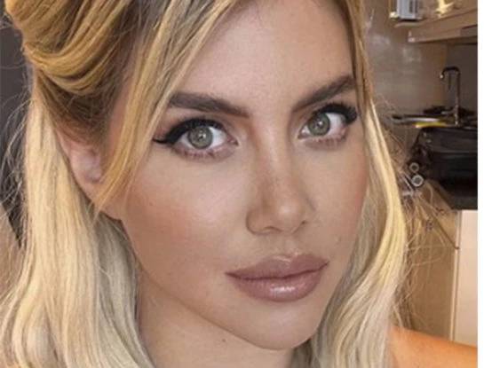El sofisticado look de Wanda Nara en su presentación en Miami: llevó un total look firmado por Balenciaga