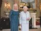 Isabel II junto a Angela Kelly, su estilista y heredera