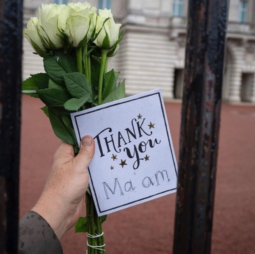 despedida a la reina isabel 5