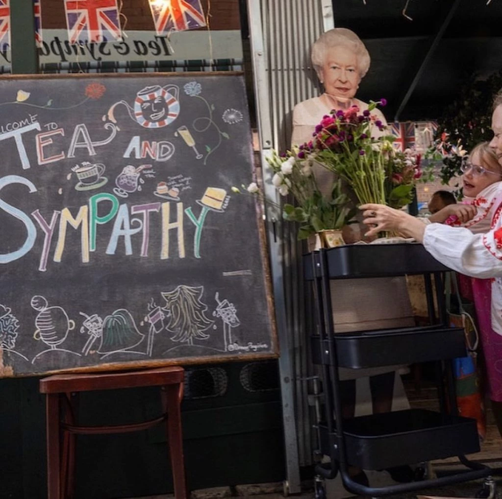 despedida a la reina isabel 5