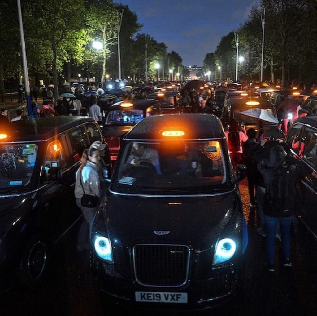 despedida a la reina isabel 5