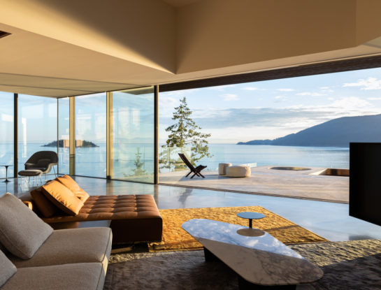 ¡Un lujo! Sorprendete con esta casa moderna y funcional que flota sobre aguas canadienses