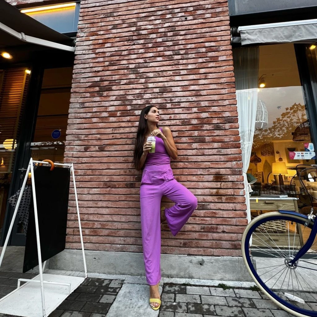 look zaira de color violeta