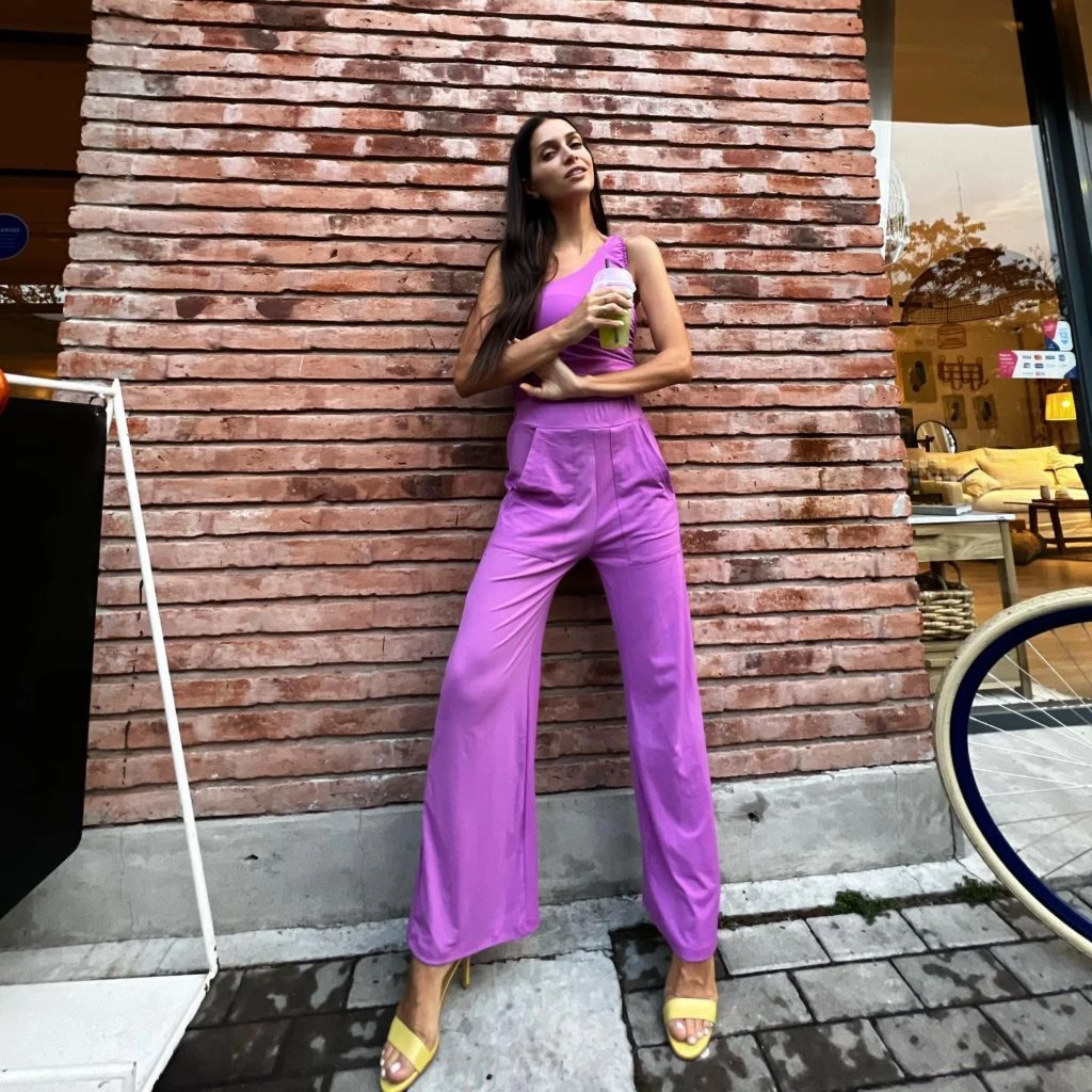 zaira nara con look violeta