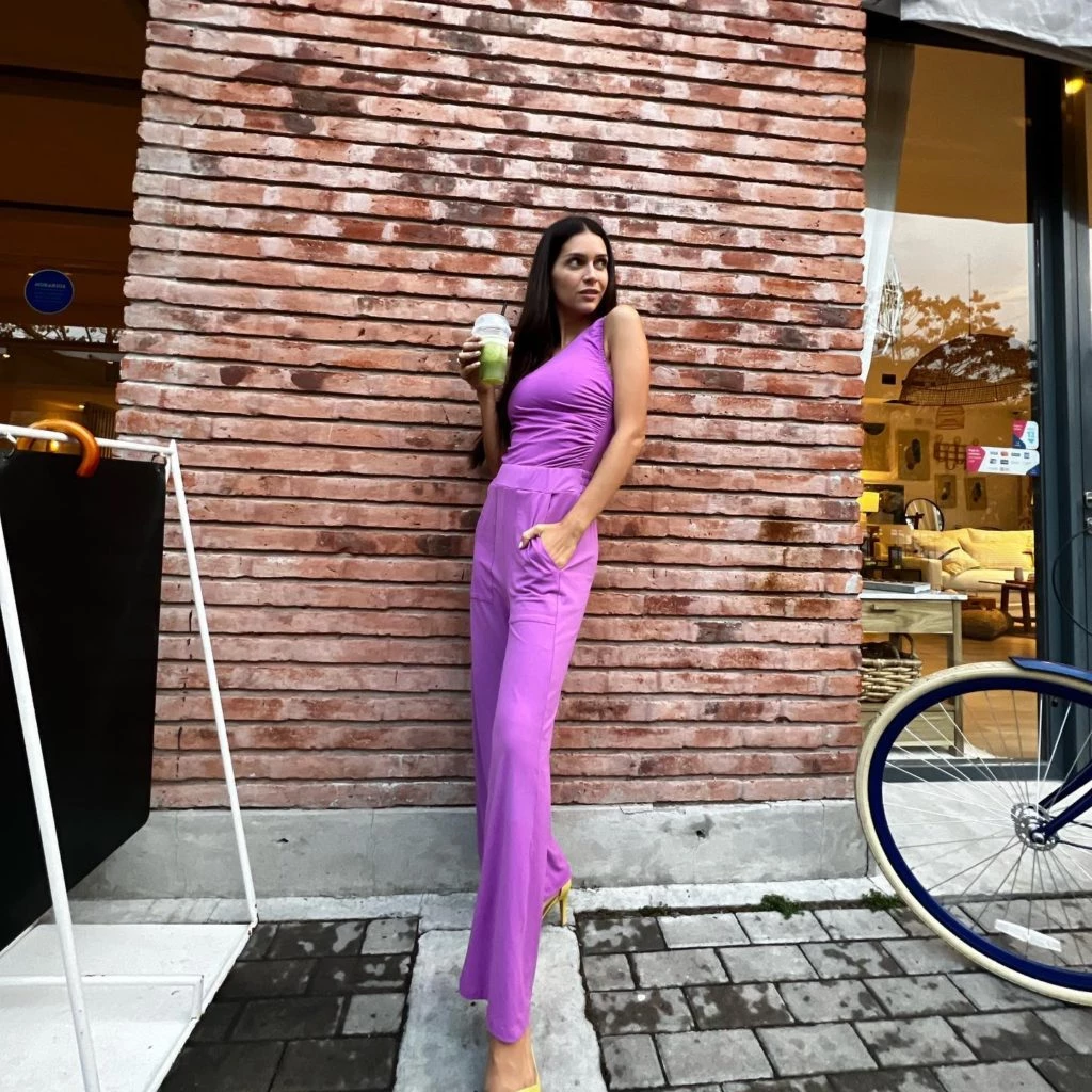 zaira nara con look violeta