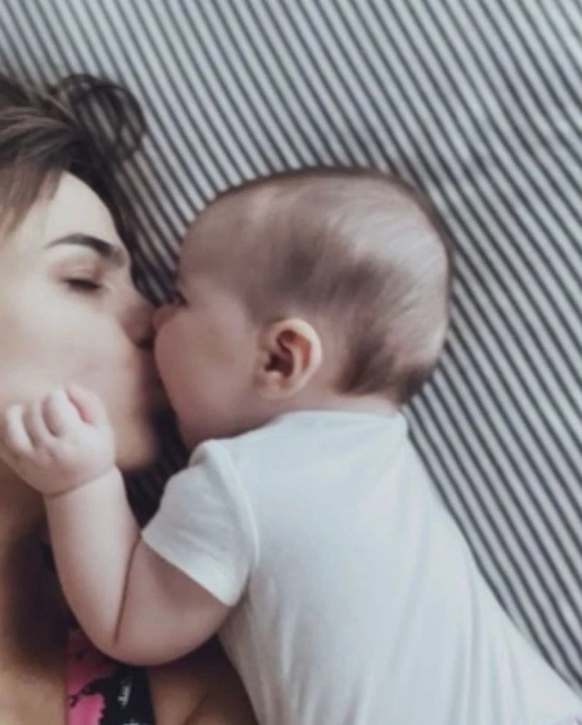 agustina cherri con alba