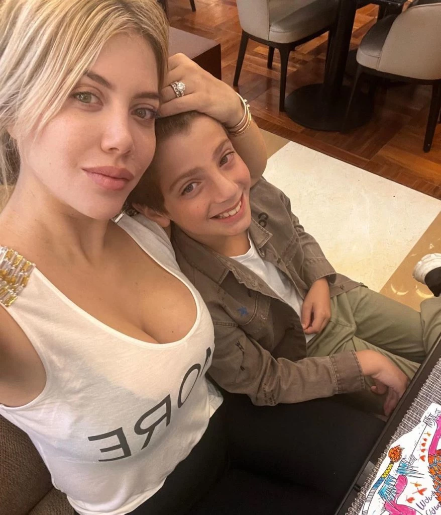 WANDA NARA CON HIJOS EN TURQUIÍA